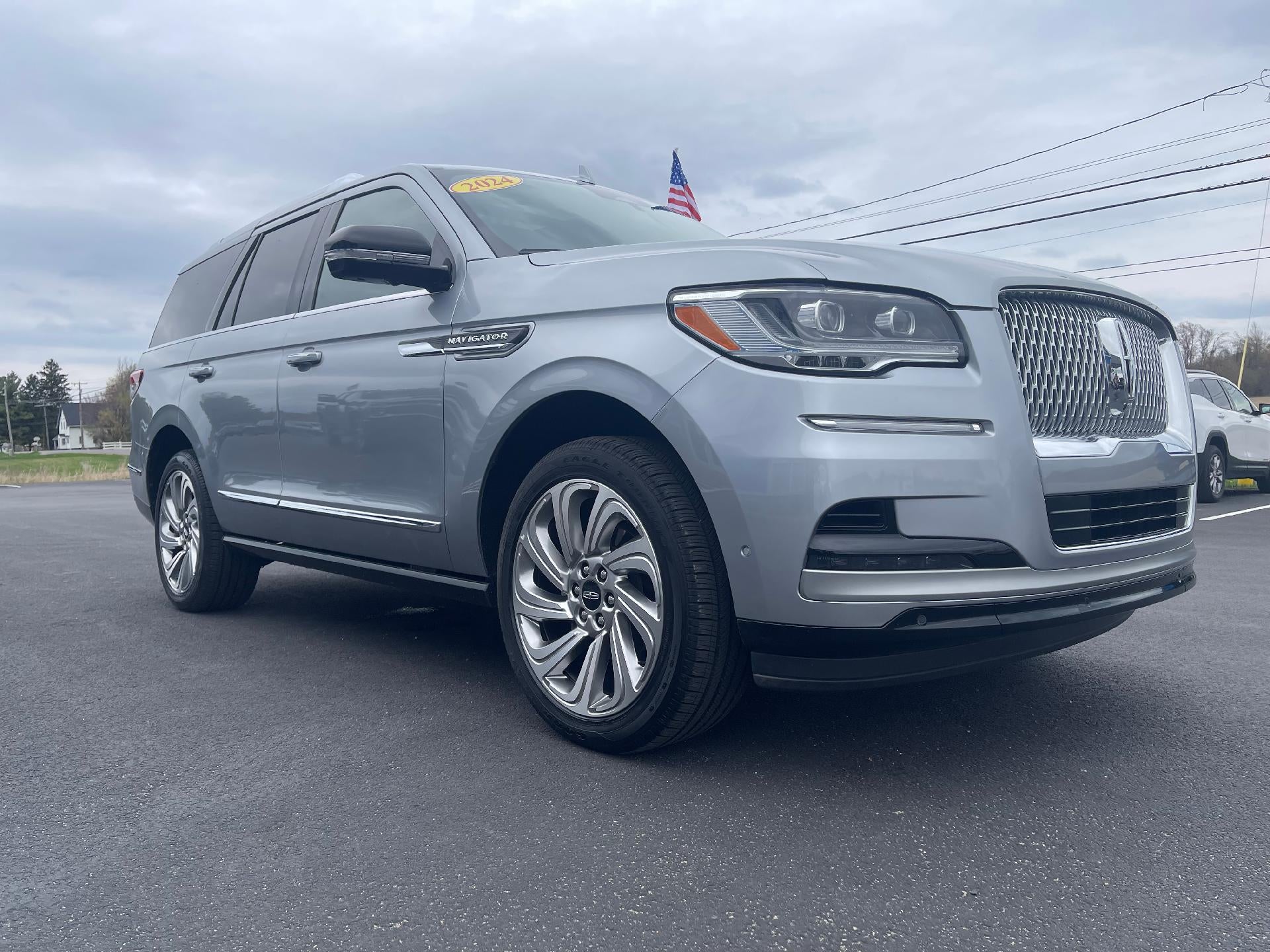 2024 Lincoln Navigator SUV / Crossover Four-Wheel Drive Automatic