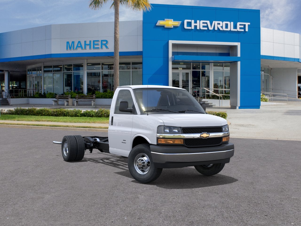 Summit White 2026 Chevrolet Express Chassis Van Rear-Wheel Drive Automatic