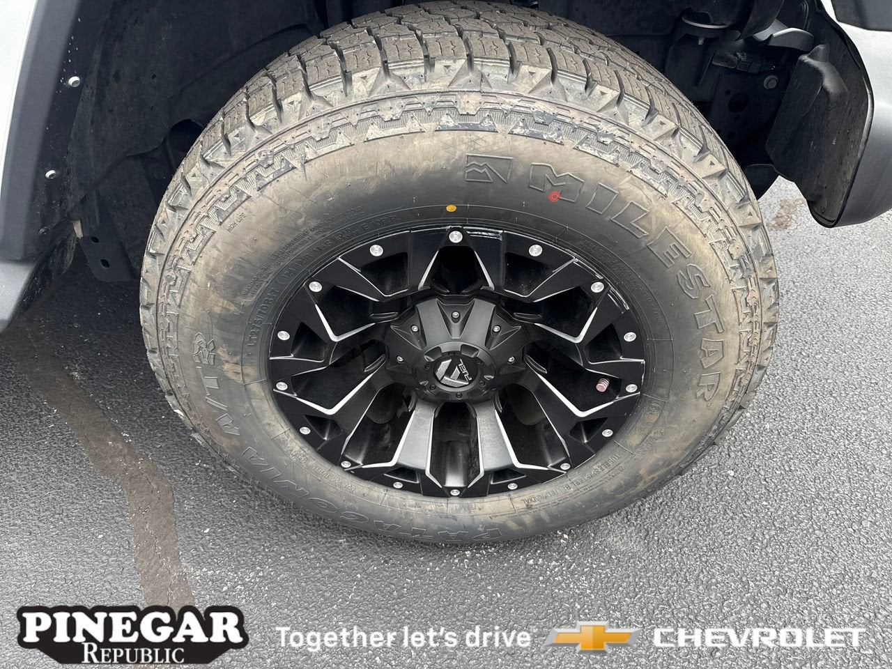 View vehicle photo 6