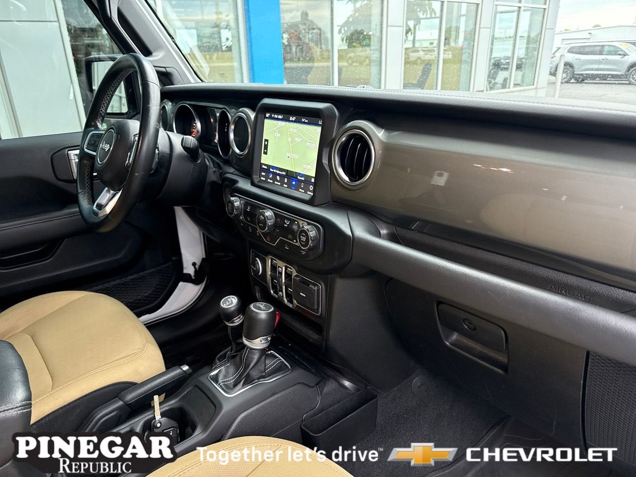 View vehicle photo 7