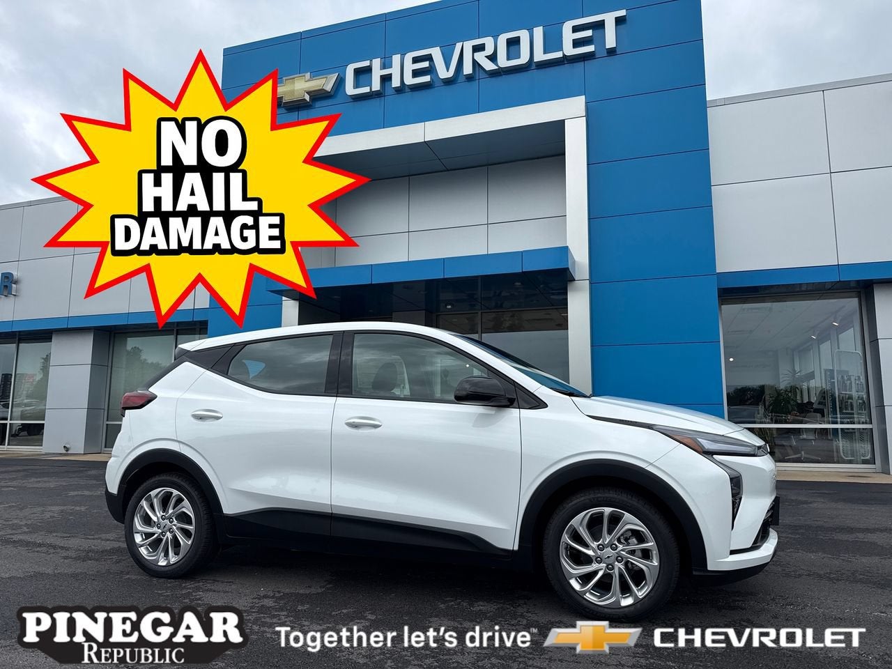 Summit White 2027 Chevrolet Bolt SUV / Crossover Front-Wheel Drive Automatic