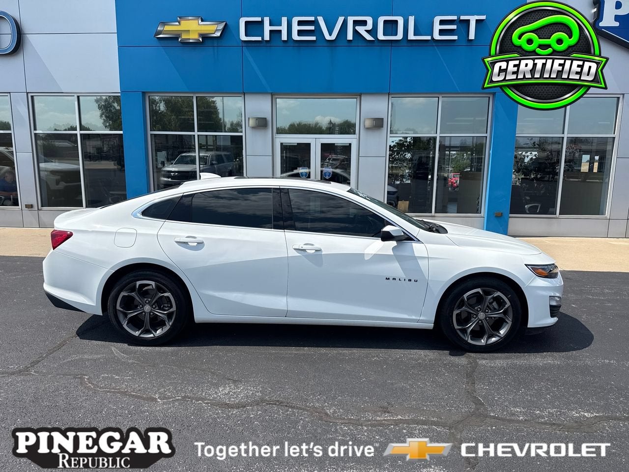 Summit White 2023 Chevrolet Malibu Sedan Front-Wheel Drive Automatic