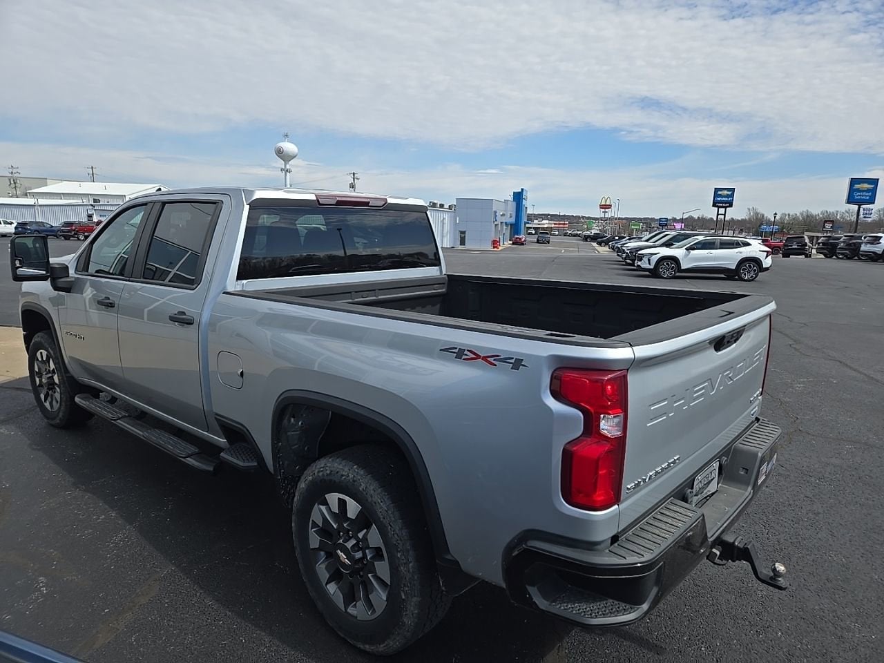 View vehicle photo 4