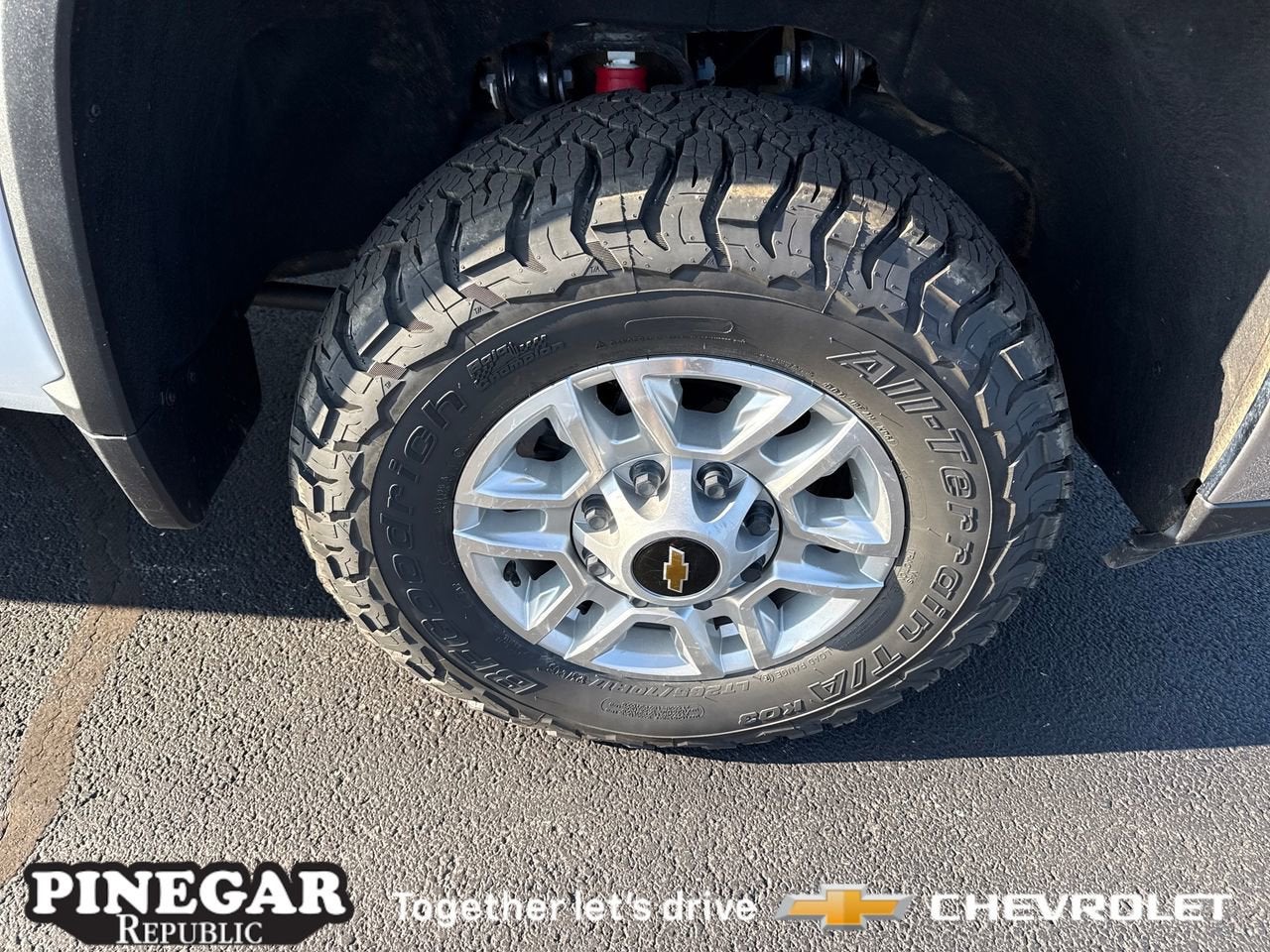 View vehicle photo 6