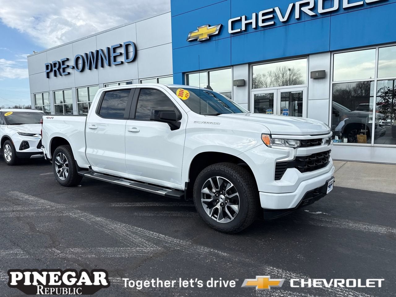 View vehicle photo 2