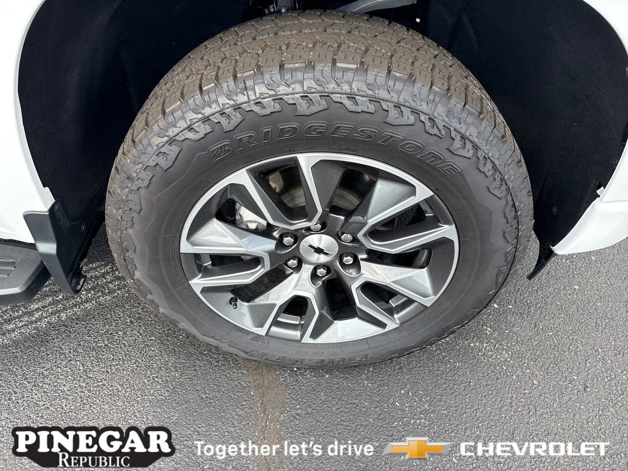 View vehicle photo 6