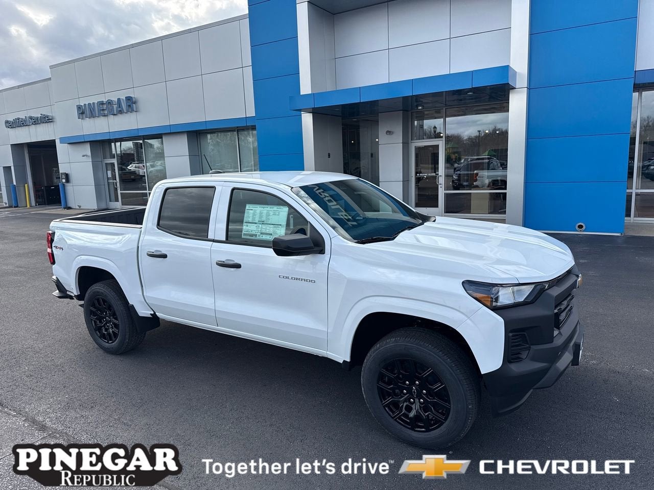 View vehicle photo 4