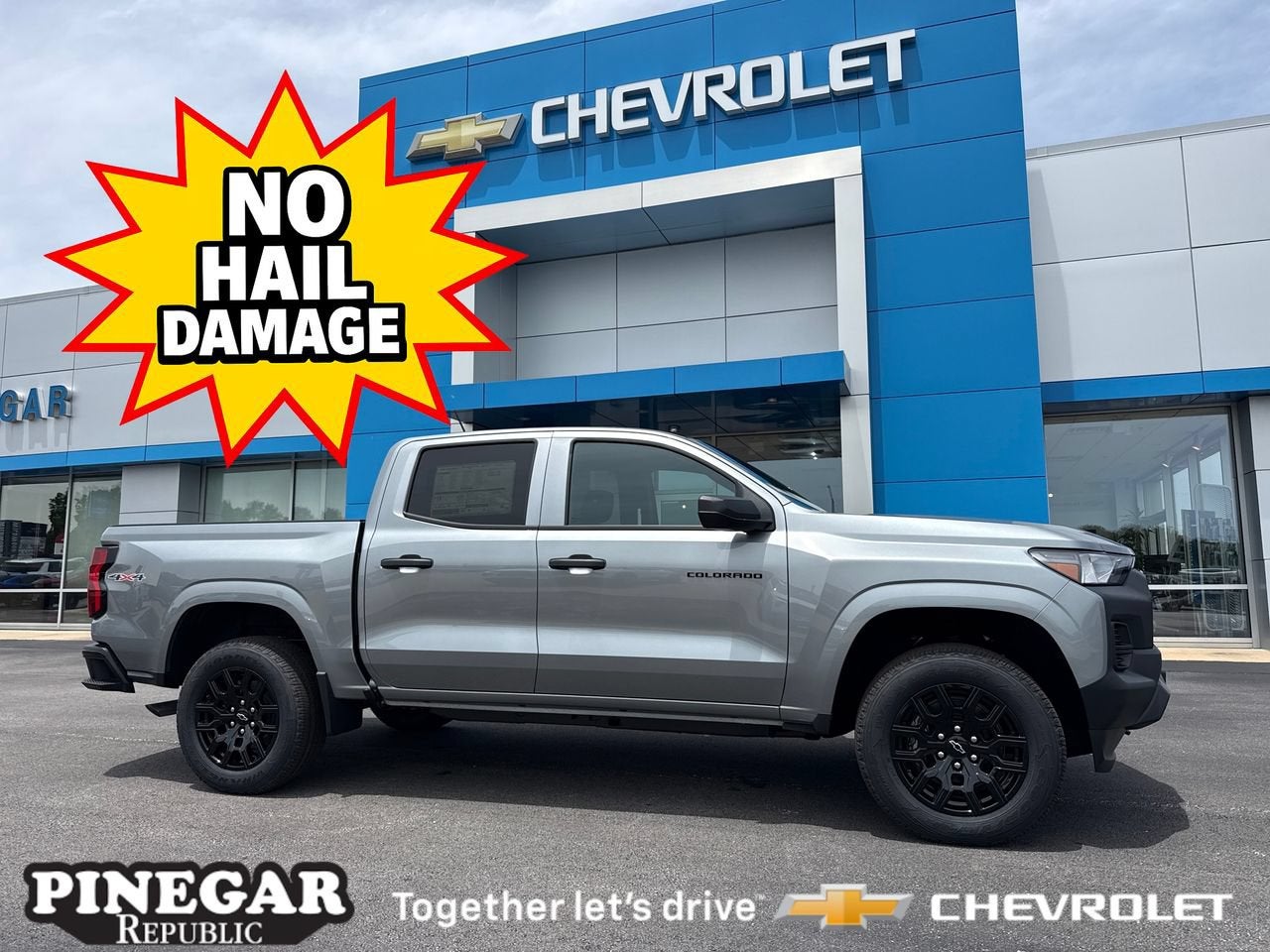 Sterling Gray Metallic 2026 Chevrolet Colorado Pickup Truck Four-Wheel Drive Automatic