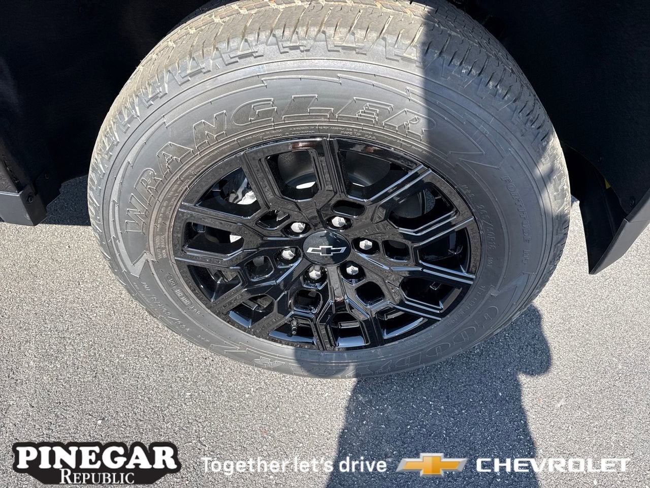 View vehicle photo 5