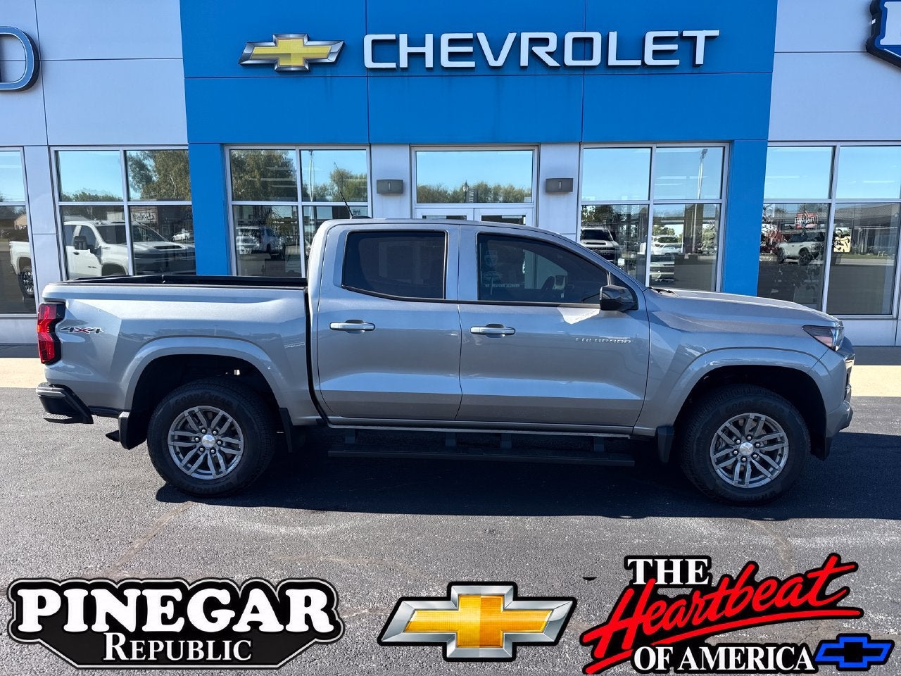 Sterling Gray Metallic 2026 Chevrolet Colorado Pickup Truck Four-Wheel Drive Automatic