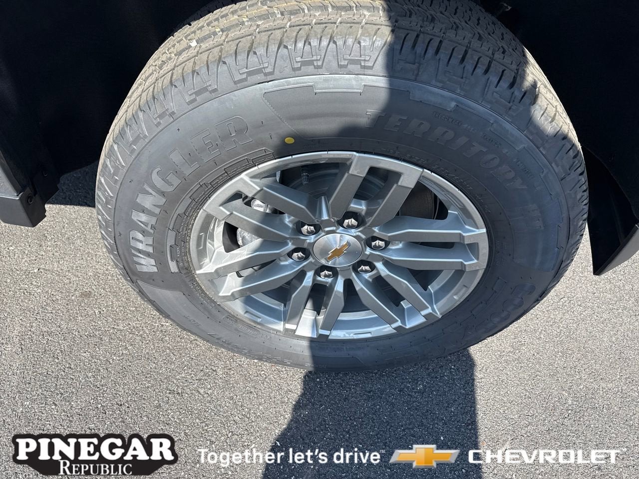 View vehicle photo 5