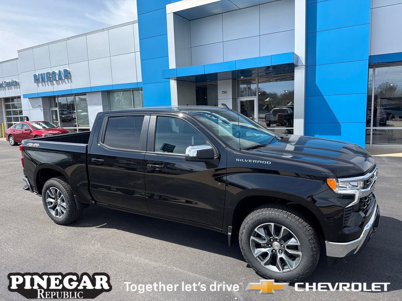 View vehicle photo 4