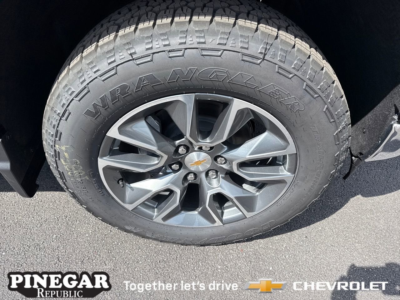 View vehicle photo 5