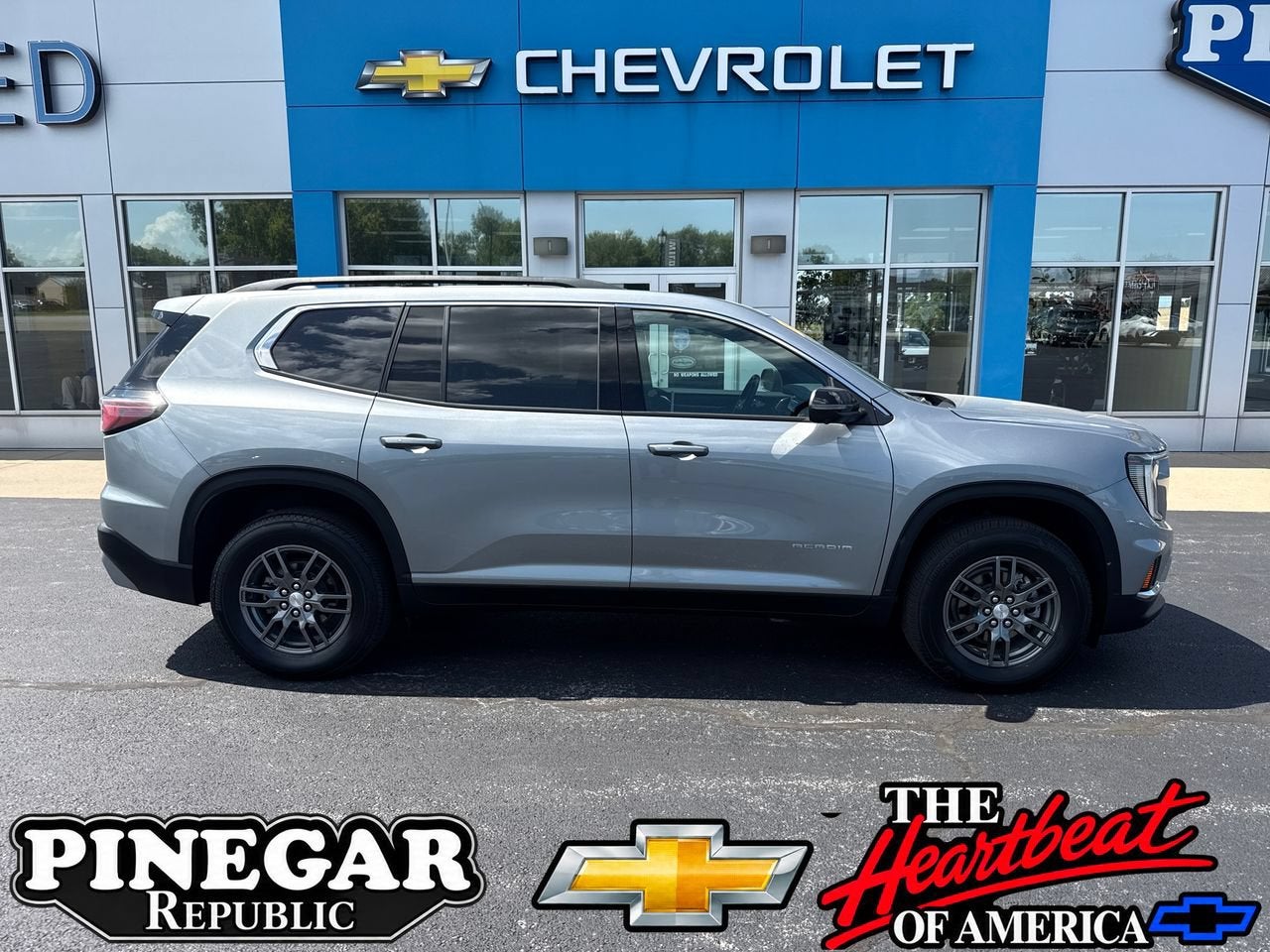 Sterling Metallic 2025 GMC Acadia SUV / Crossover Front-Wheel Drive Automatic