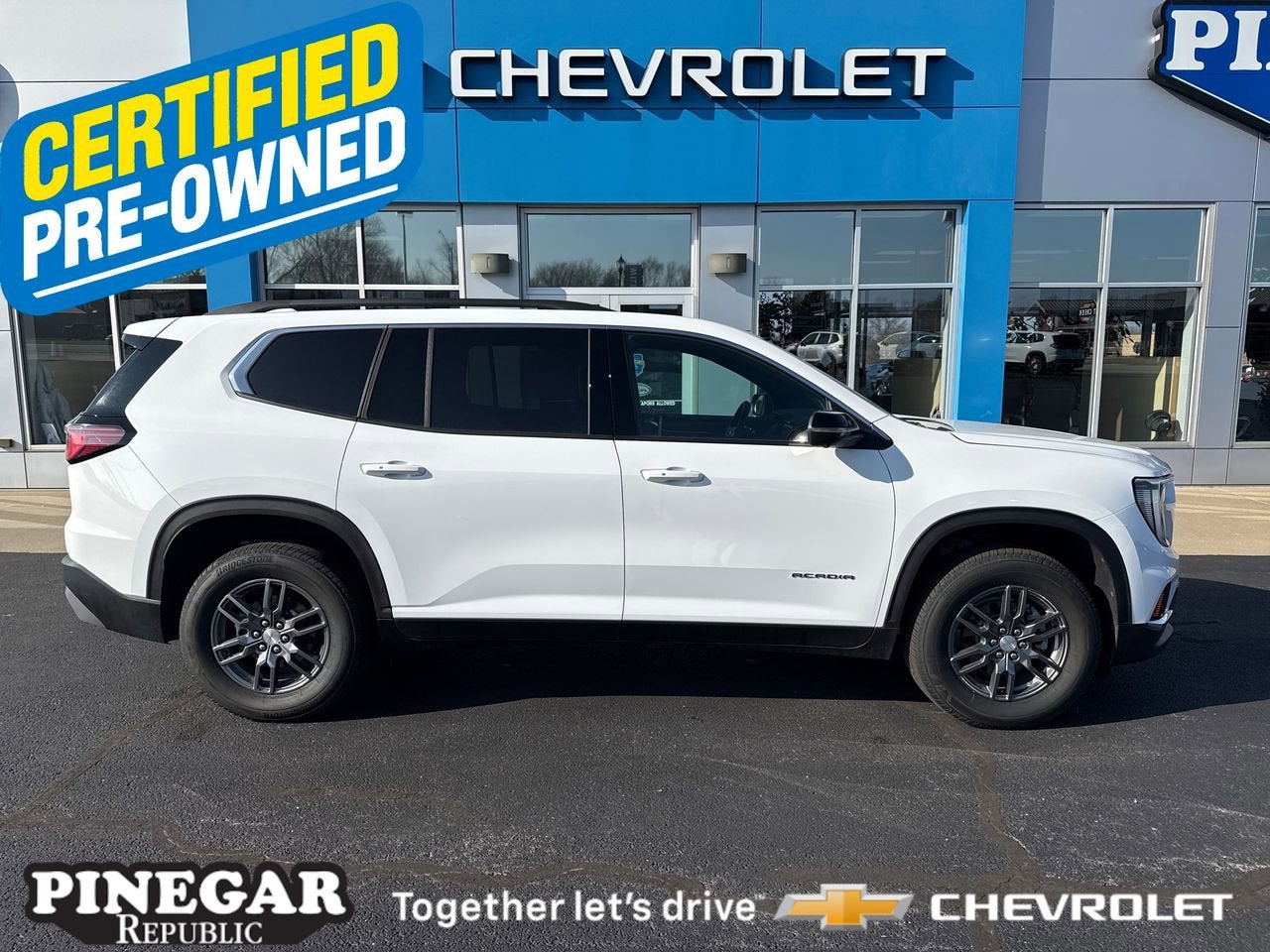 2025 GMC Acadia Elevation FWD