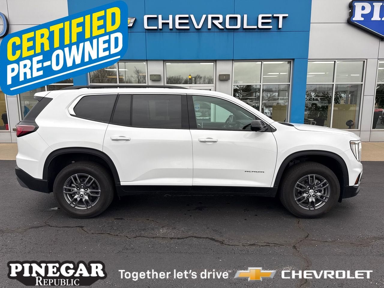 2025 GMC Acadia Elevation FWD