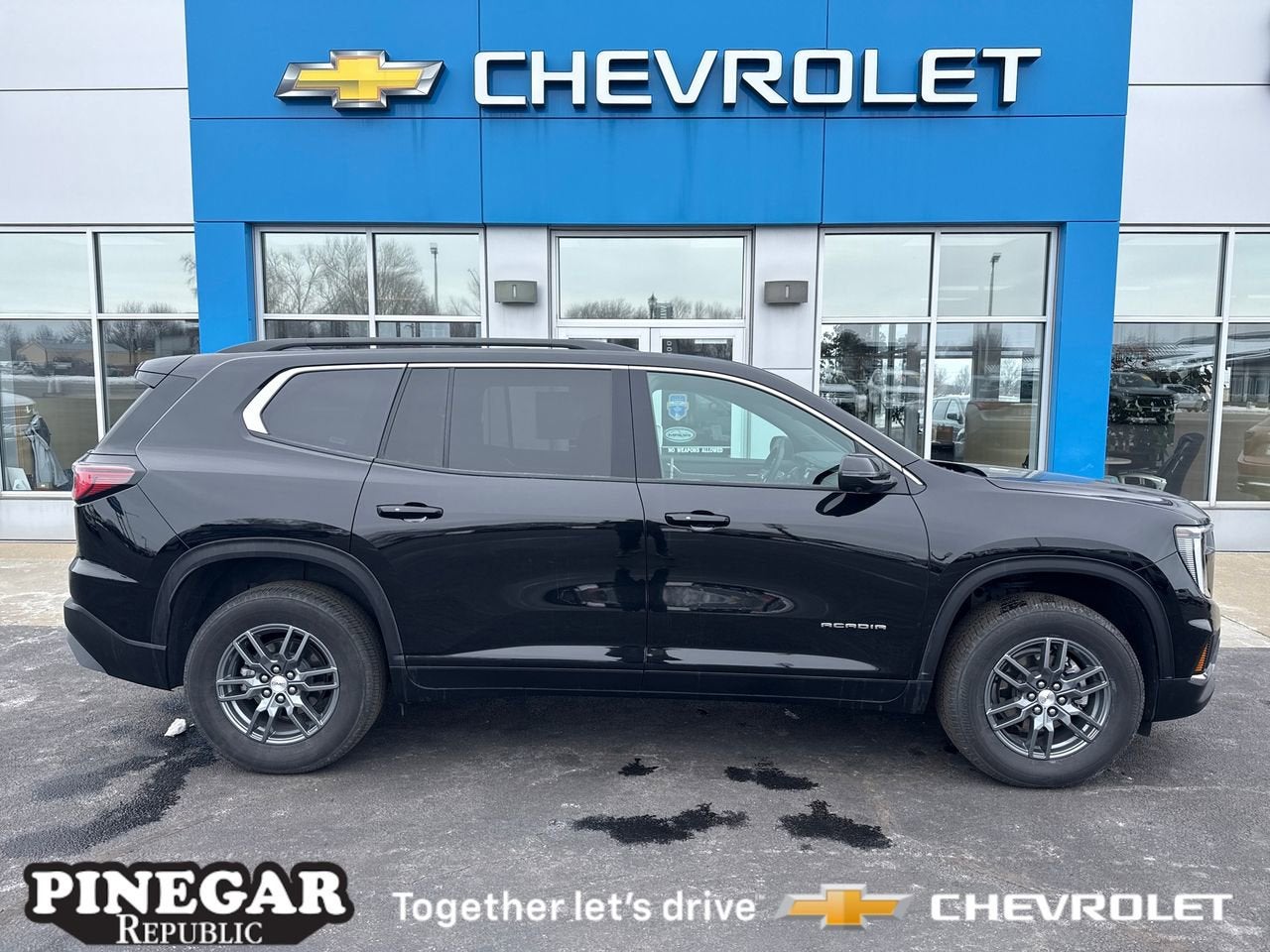 2025 GMC Acadia Elevation FWD