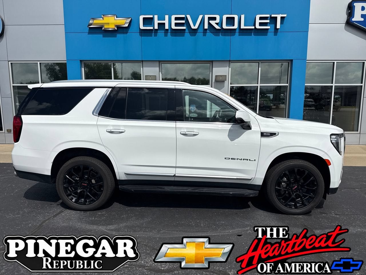 2023 GMC Yukon Denali 4WD