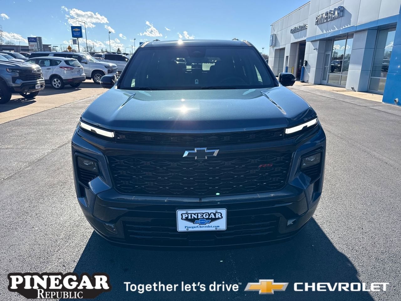 View vehicle photo 2