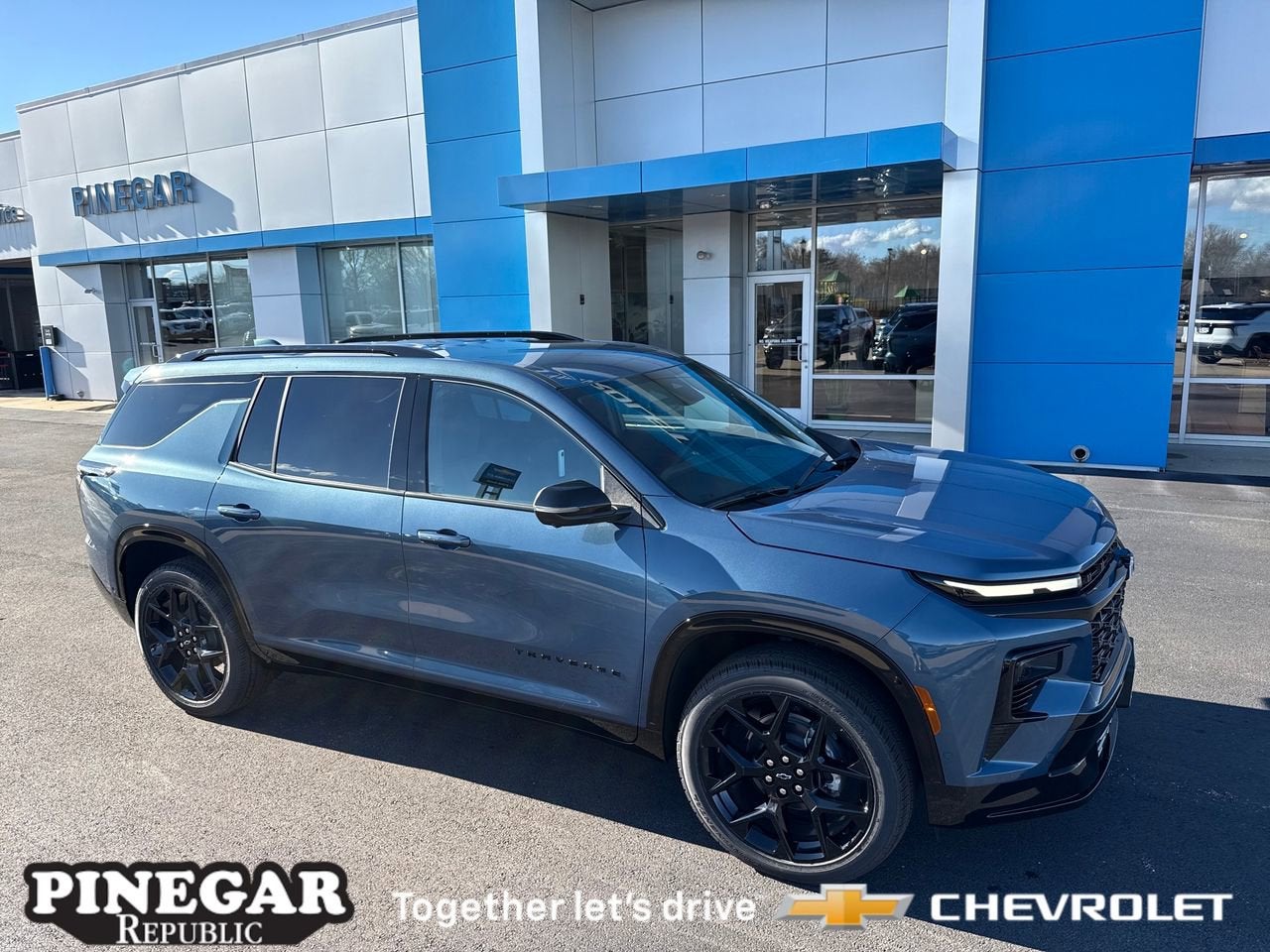 View vehicle photo 4