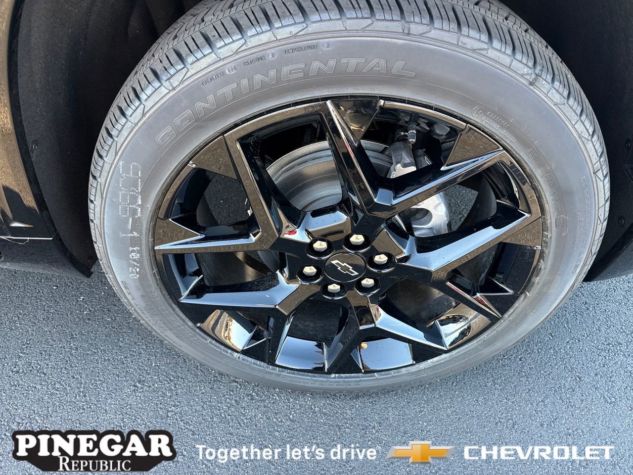 View vehicle photo 5