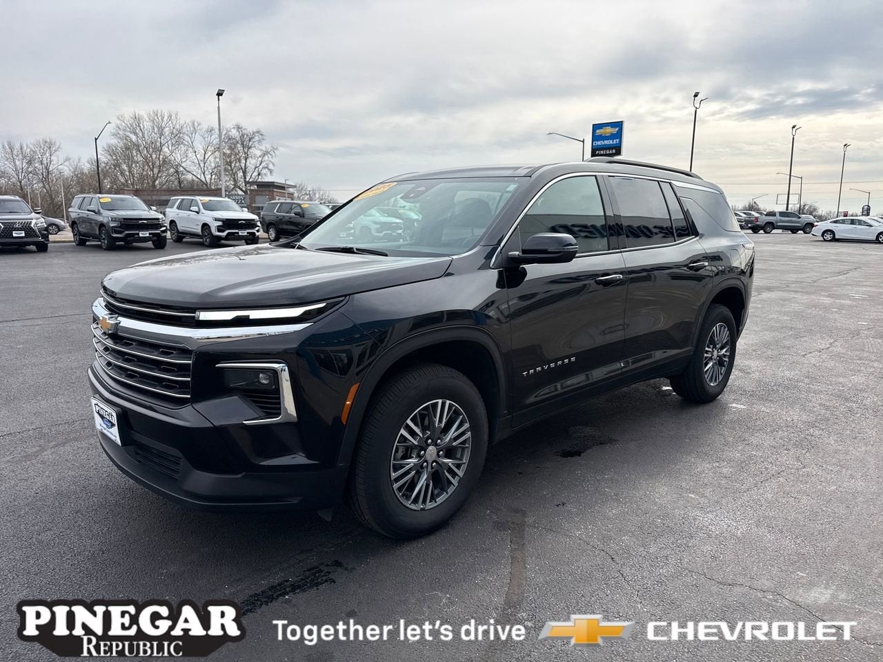 View vehicle photo 4