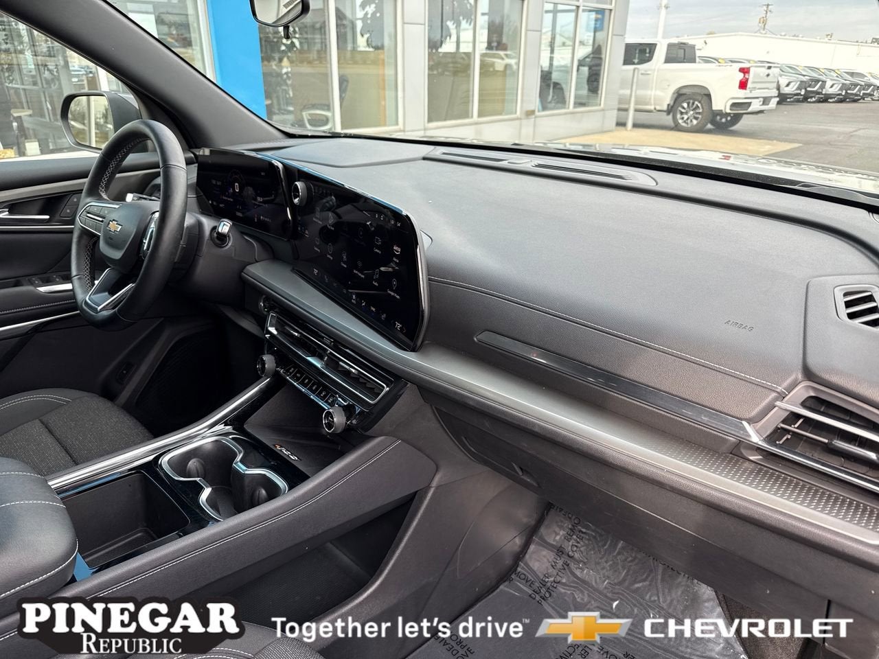 View vehicle photo 7