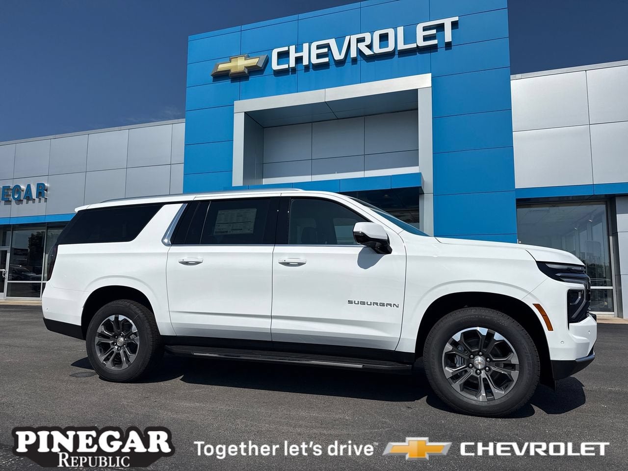 Summit White 2026 Chevrolet Suburban SUV / Crossover Four-Wheel Drive Automatic