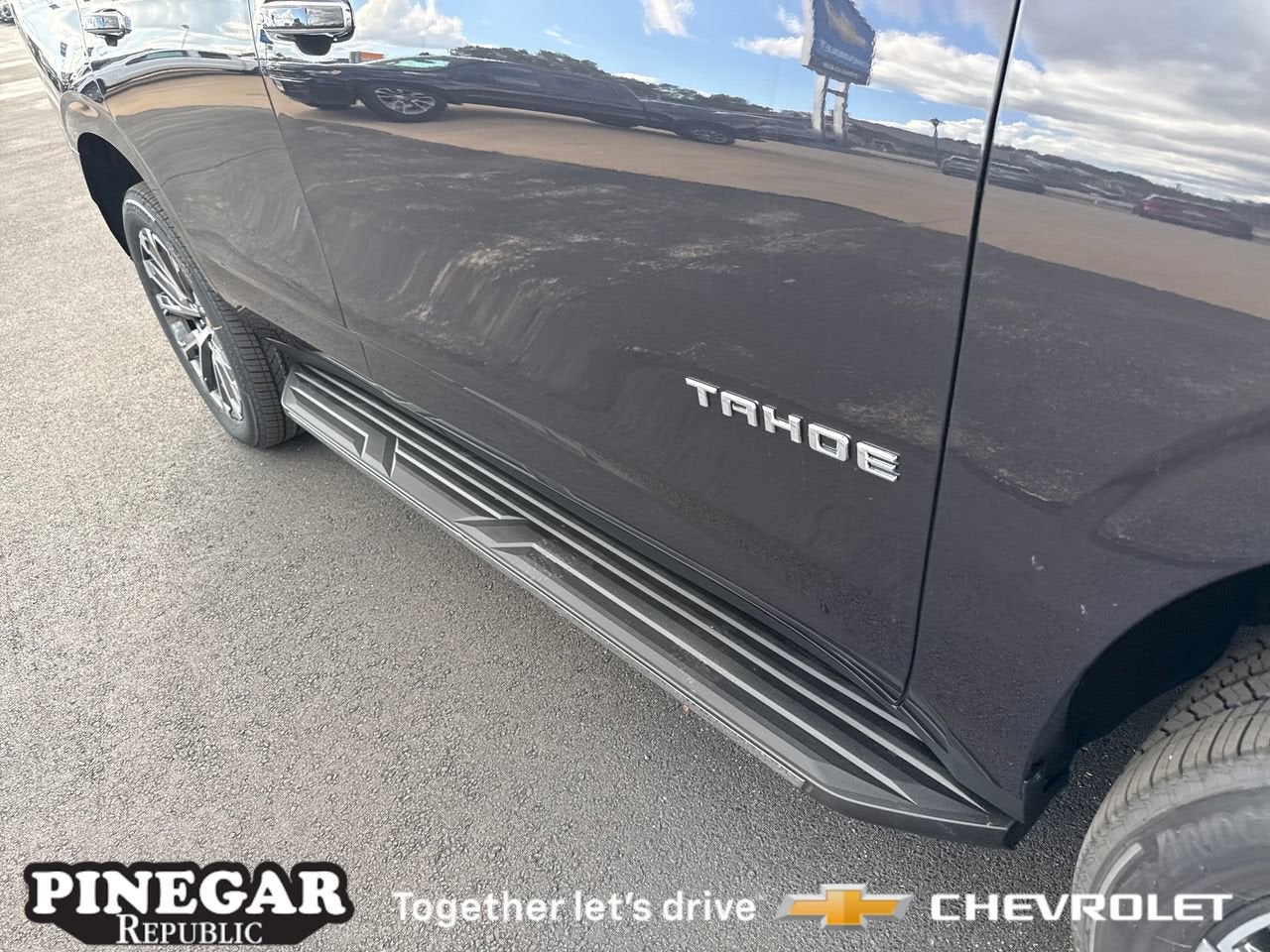 View vehicle photo 7