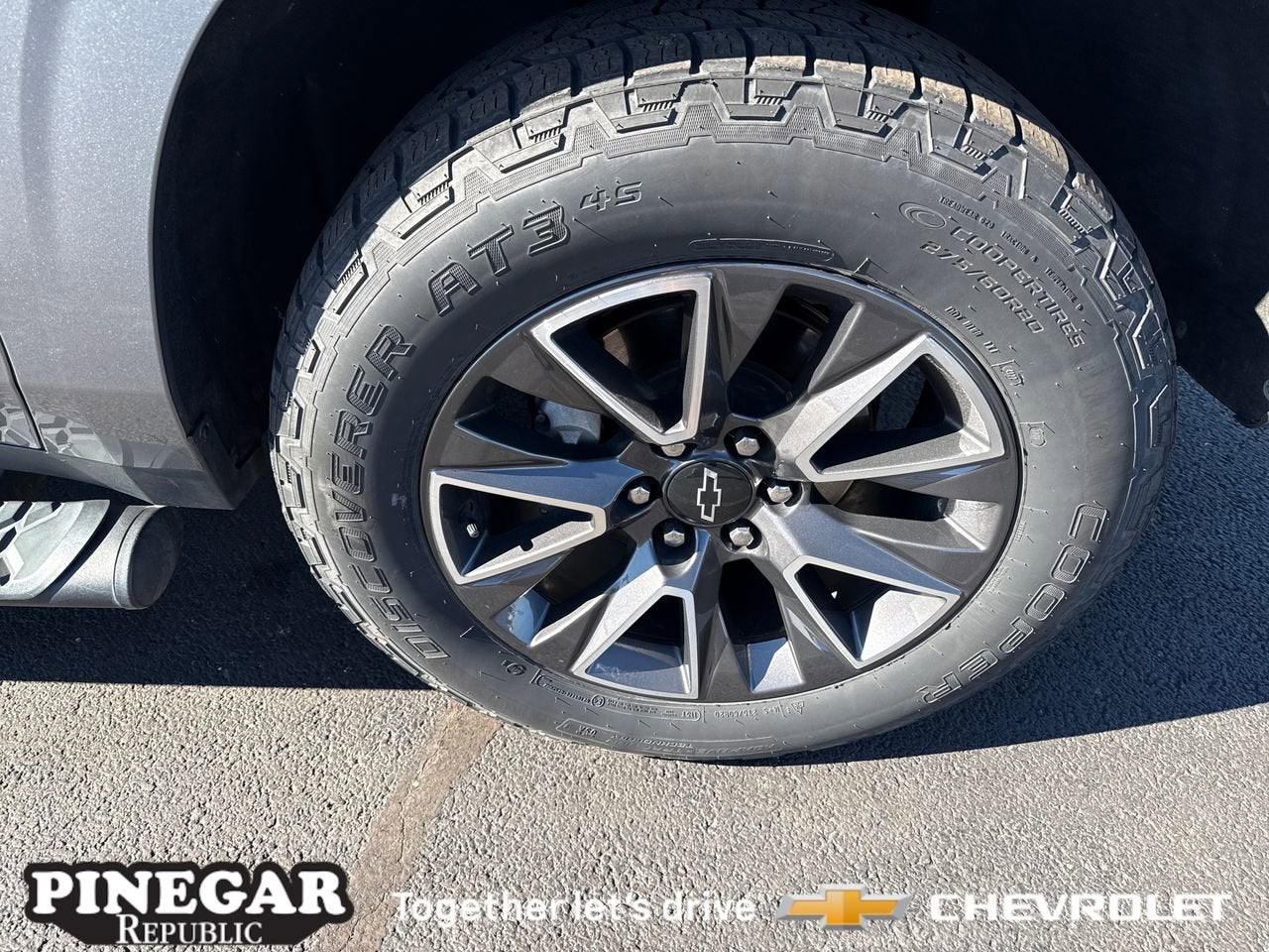 View vehicle photo 6