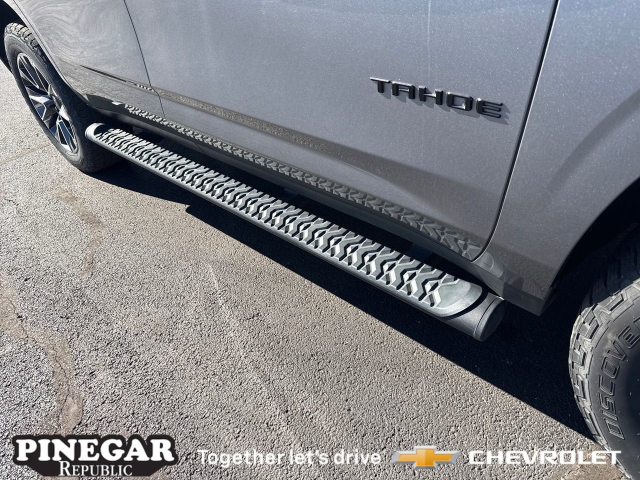 View vehicle photo 7