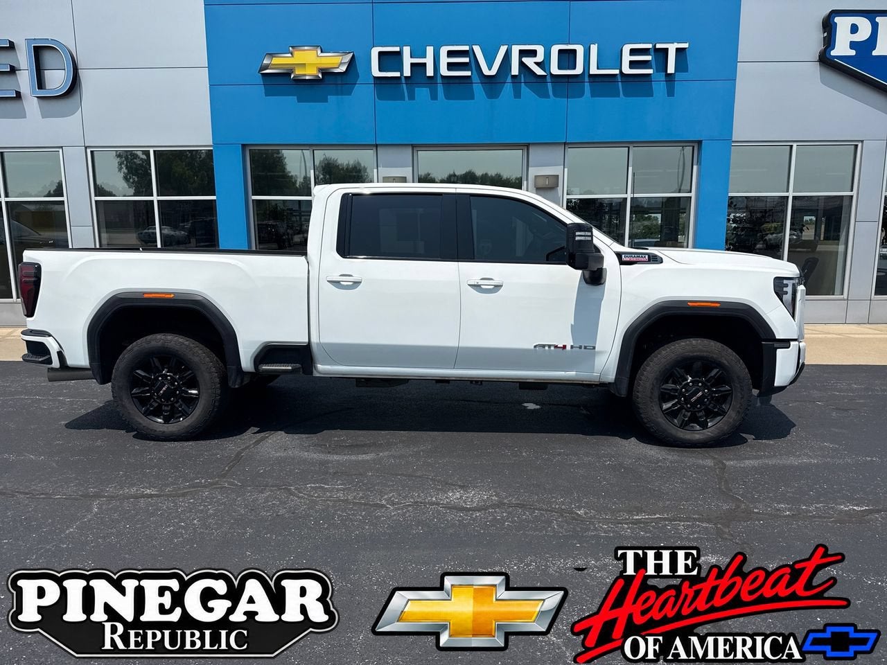  2025 GMC Sierra 2500HD AT4 Crew Cab 4WD   