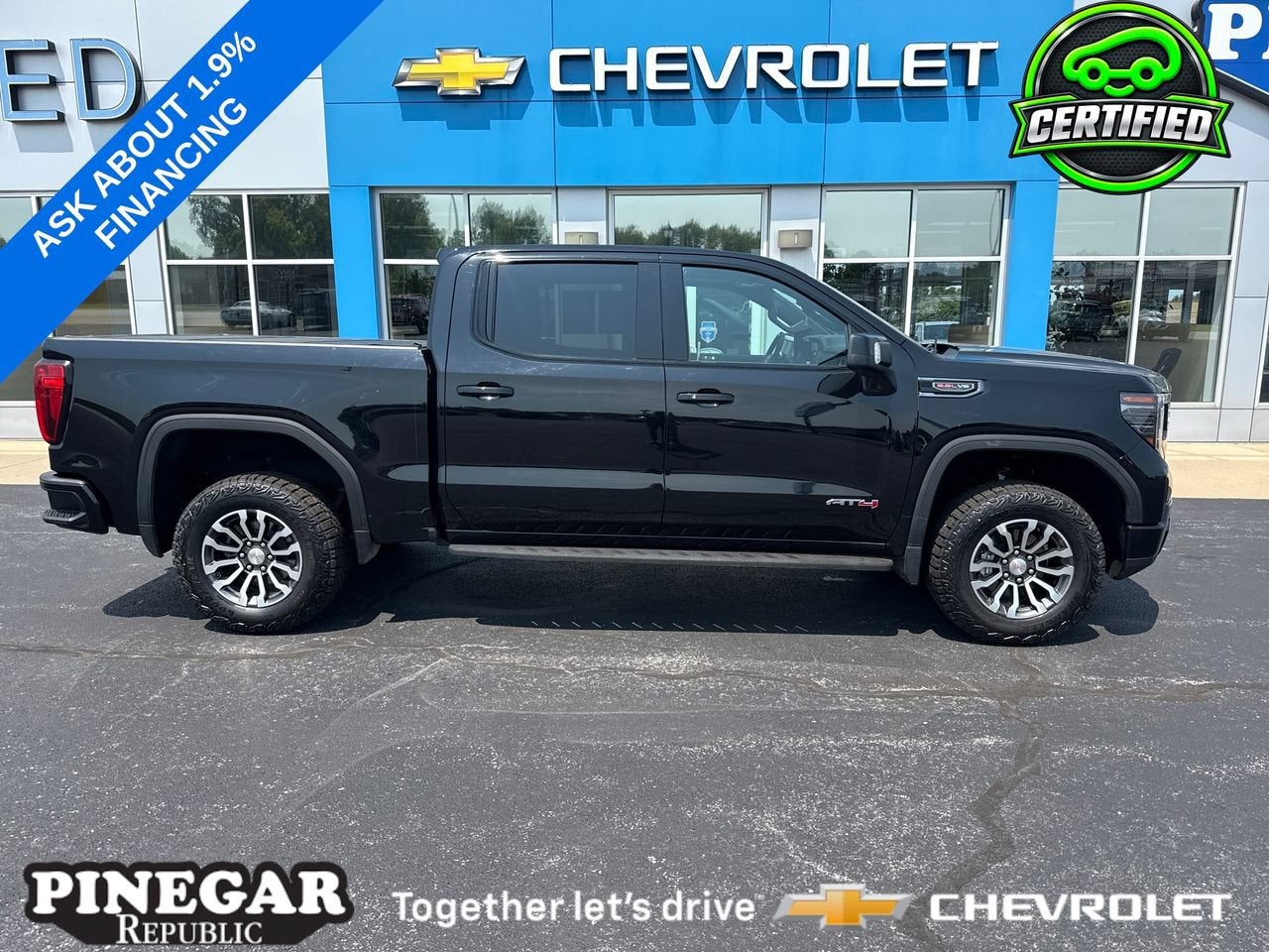 Onyx Black 2022 GMC Sierra 1500 Pickup Truck Four-Wheel Drive Automatic