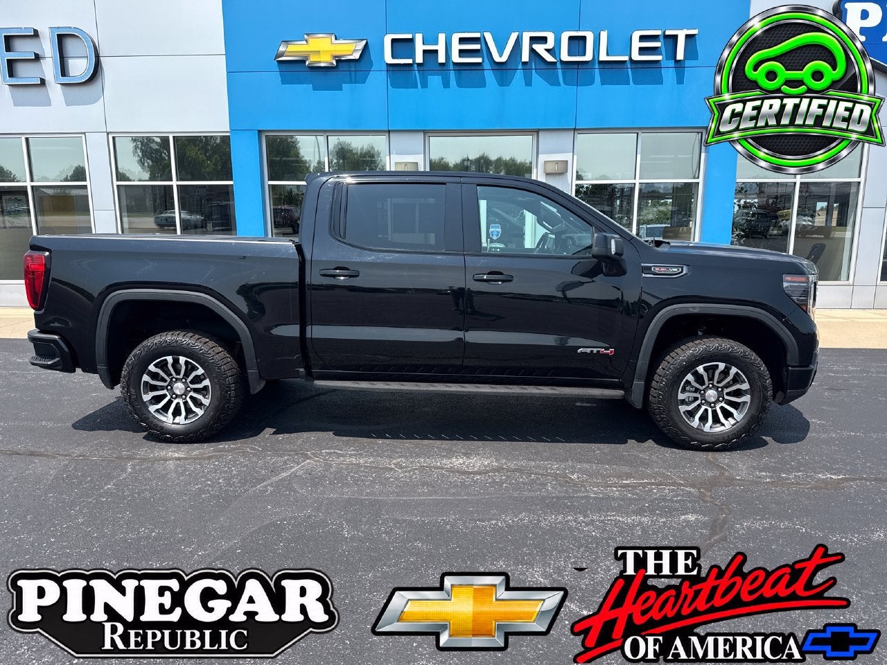 2022 GMC Sierra 1500 AT4 Crew Cab 4WD