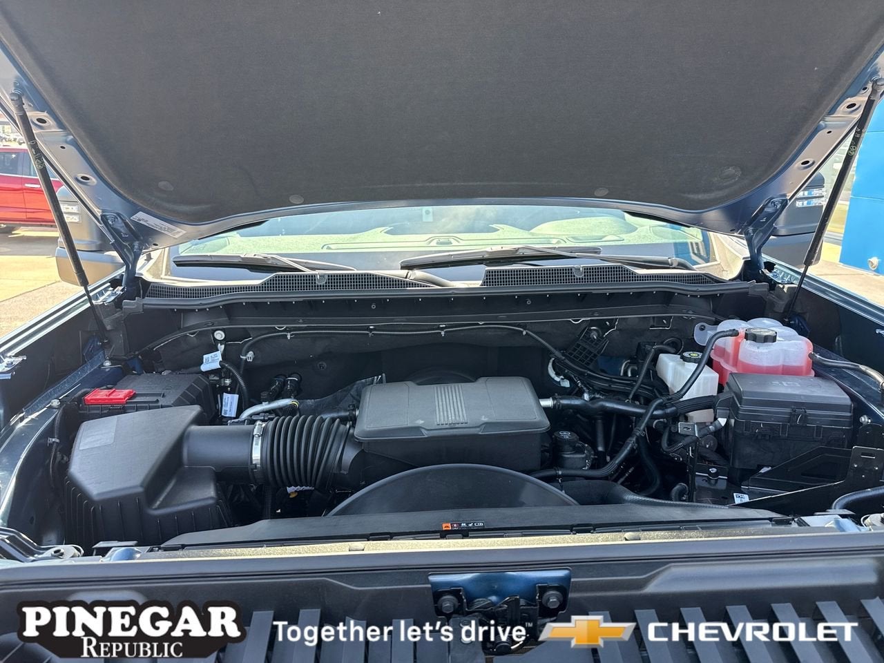 View vehicle photo 4