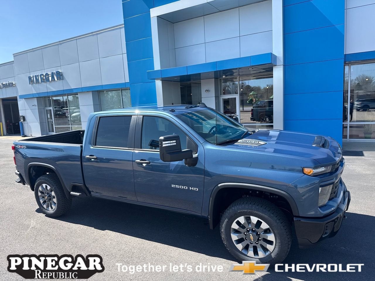 View vehicle photo 5