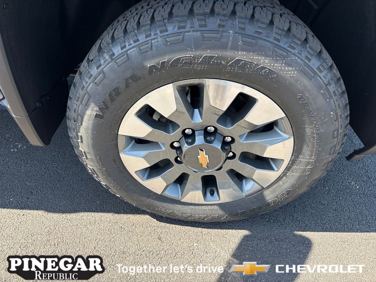 View vehicle photo 6