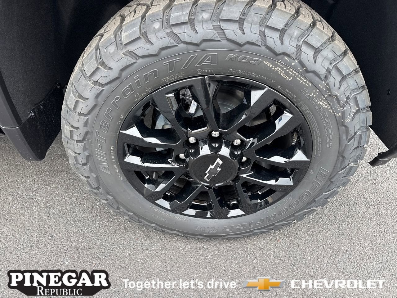 View vehicle photo 5