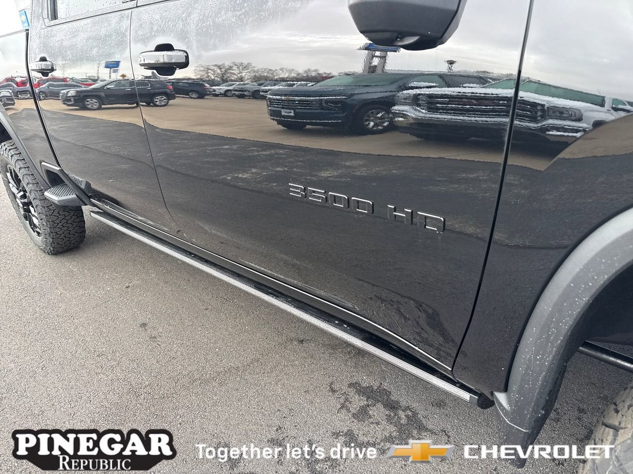 View vehicle photo 6