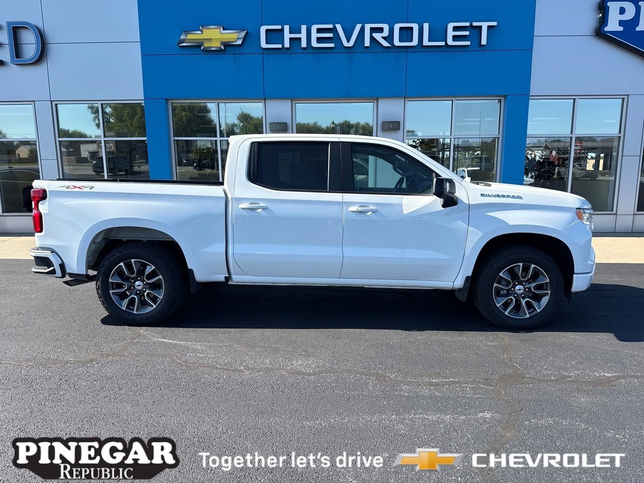 2024 Chevrolet Silverado 1500 RST Crew Cab 4WD