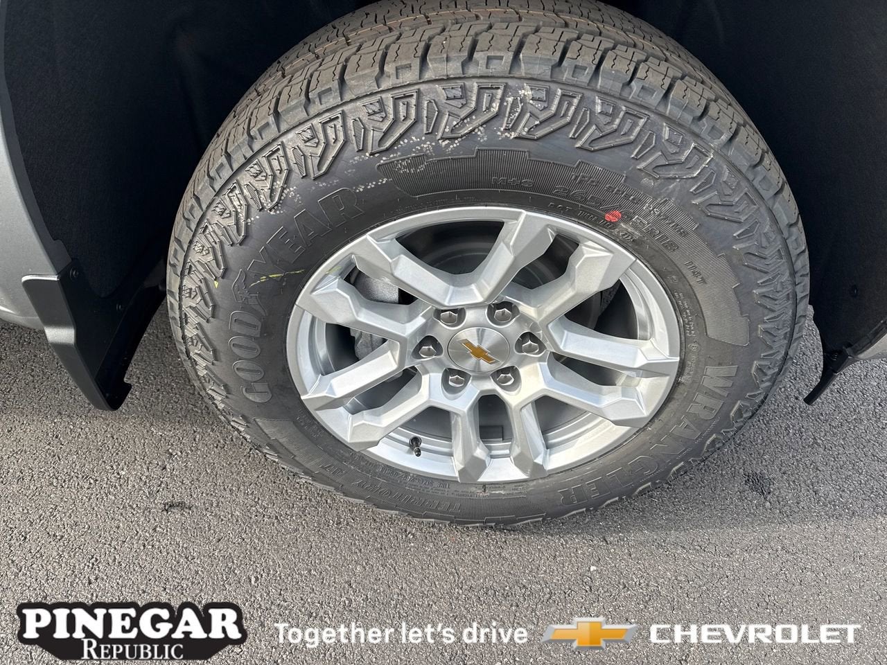 View vehicle photo 5