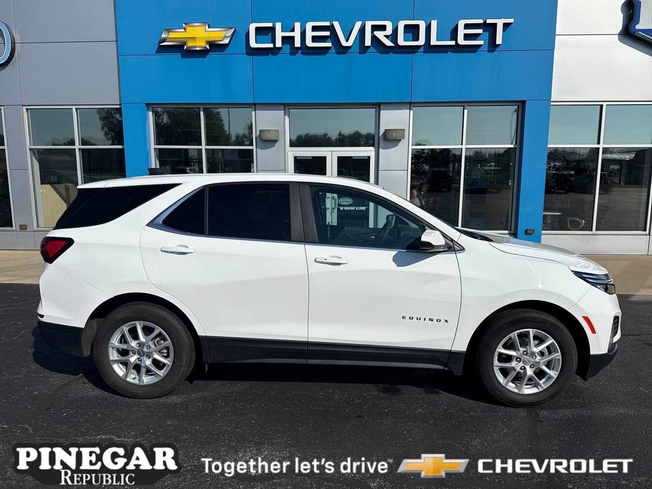  2024 Chevrolet Equinox LT FWD with 1LT   