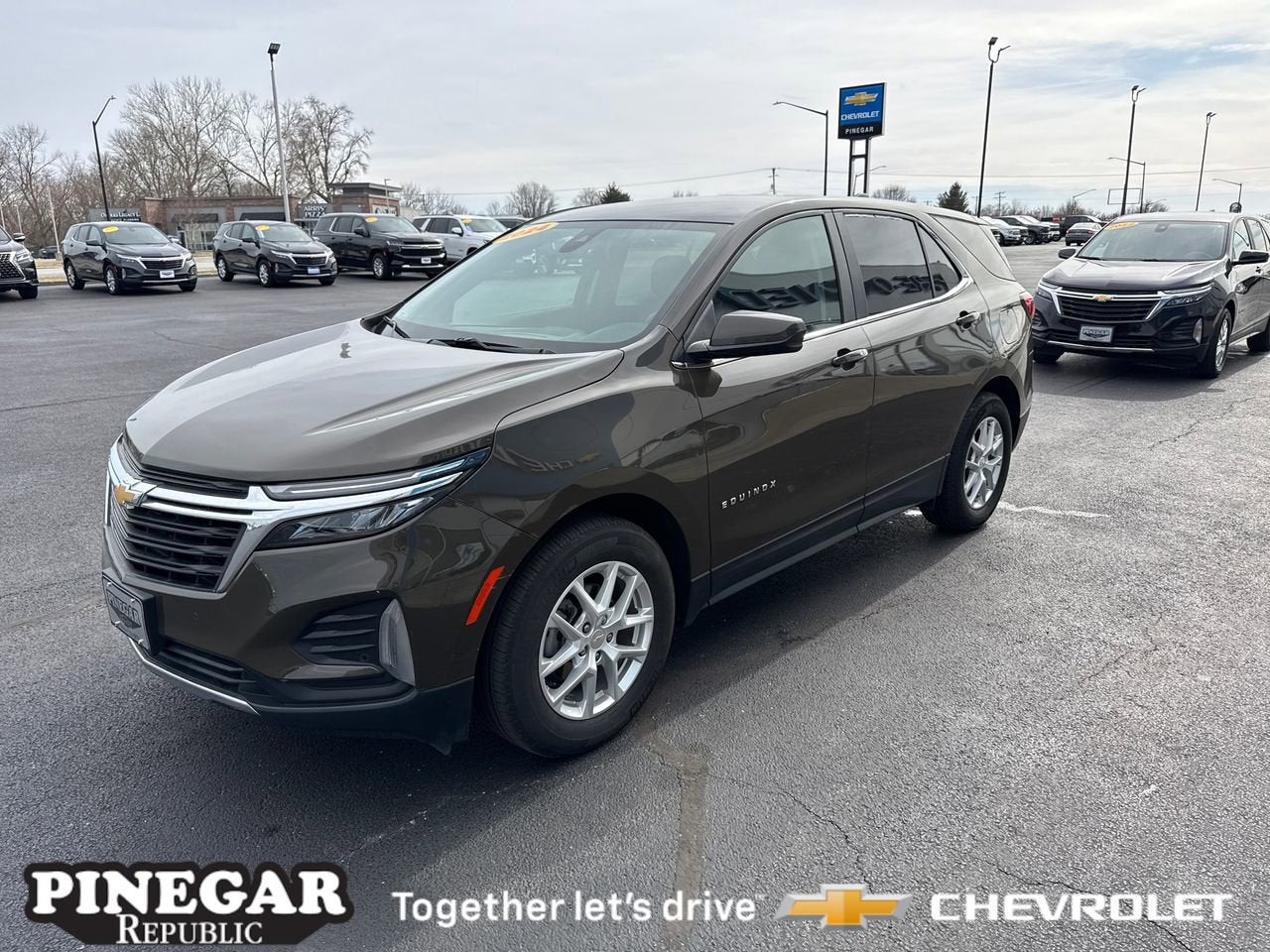 View vehicle photo 4