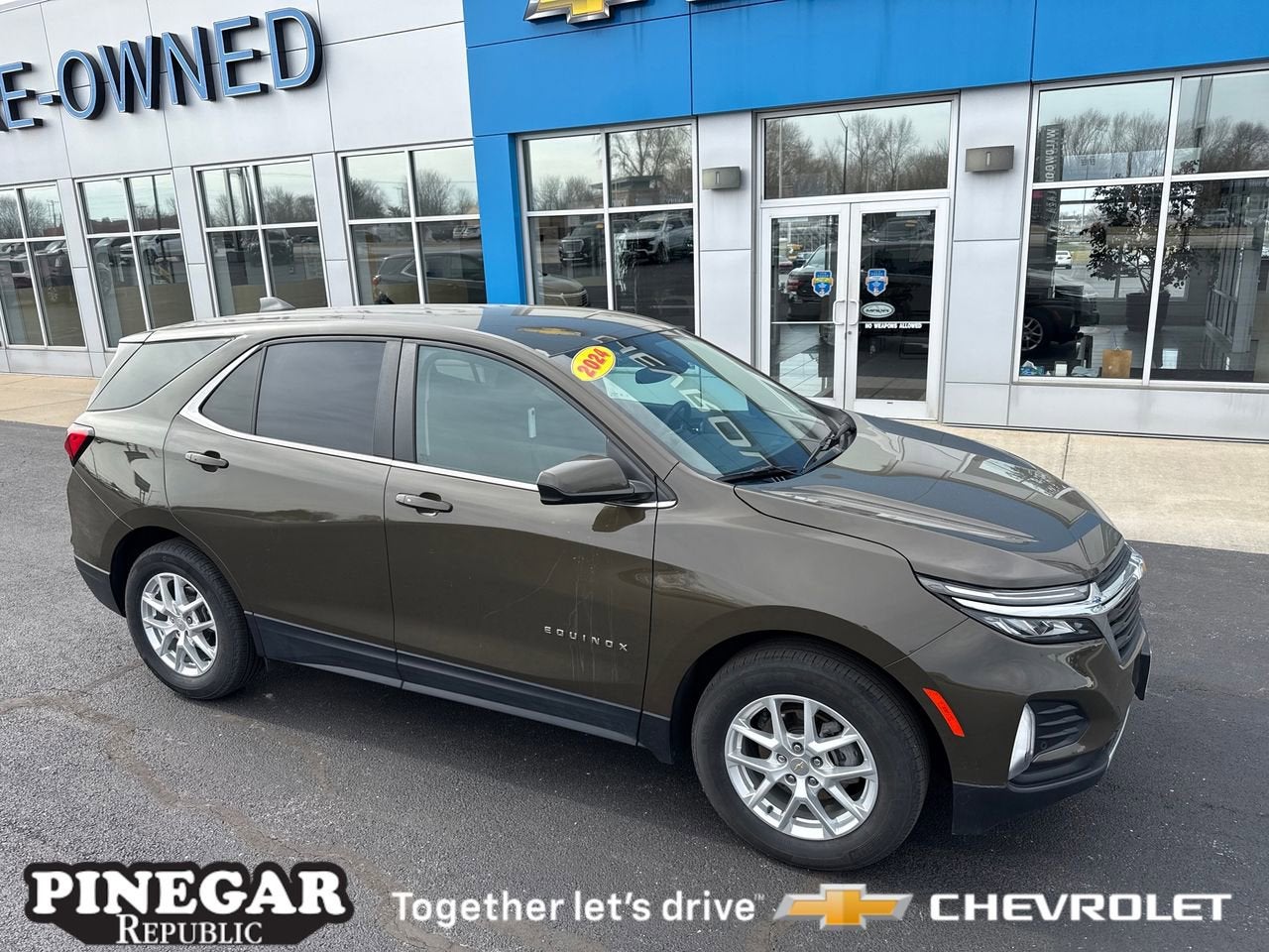 View vehicle photo 5