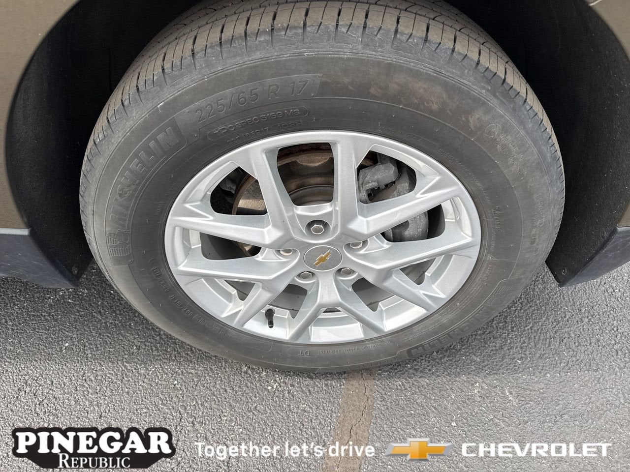 View vehicle photo 6