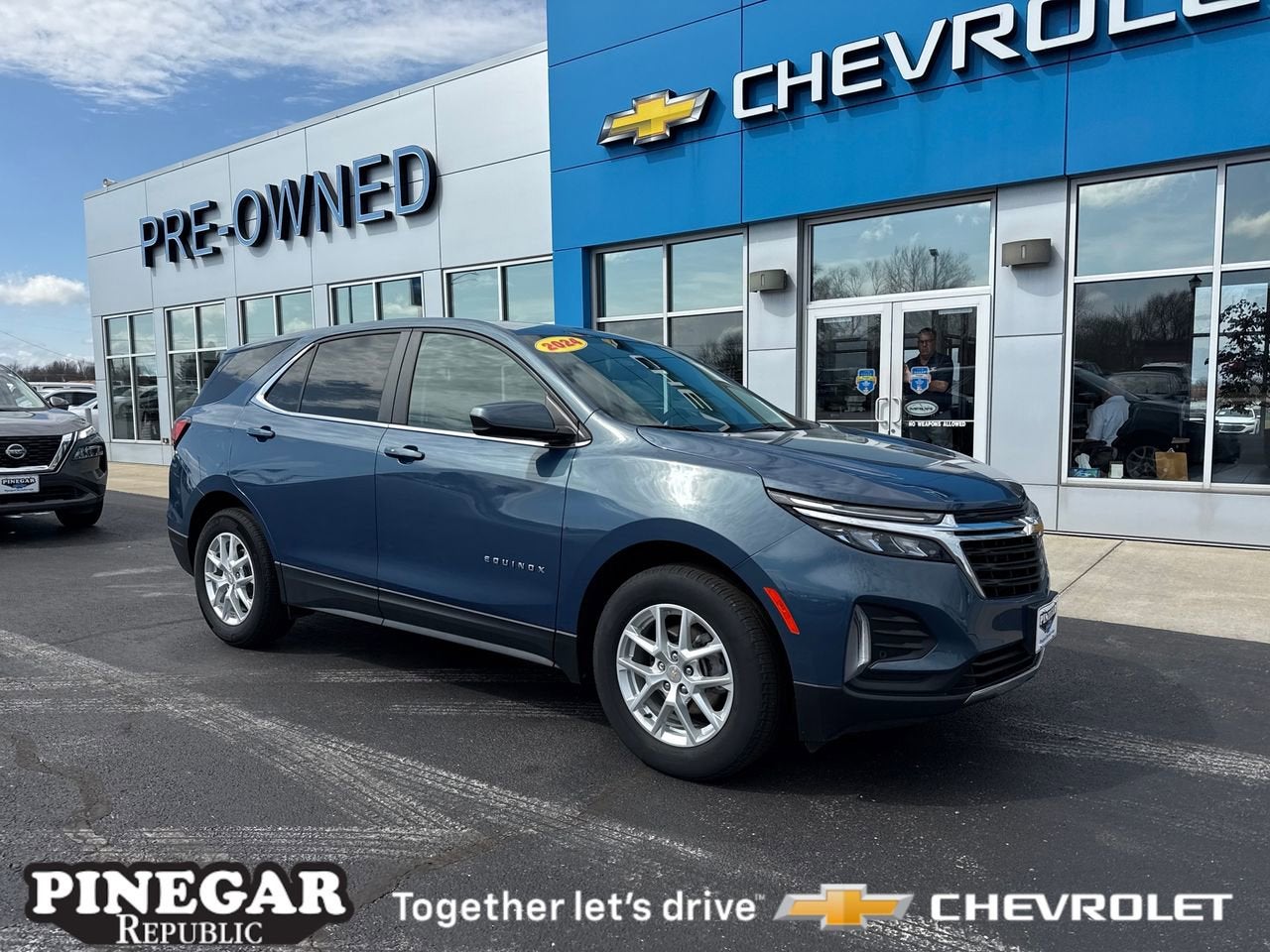 View vehicle photo 2