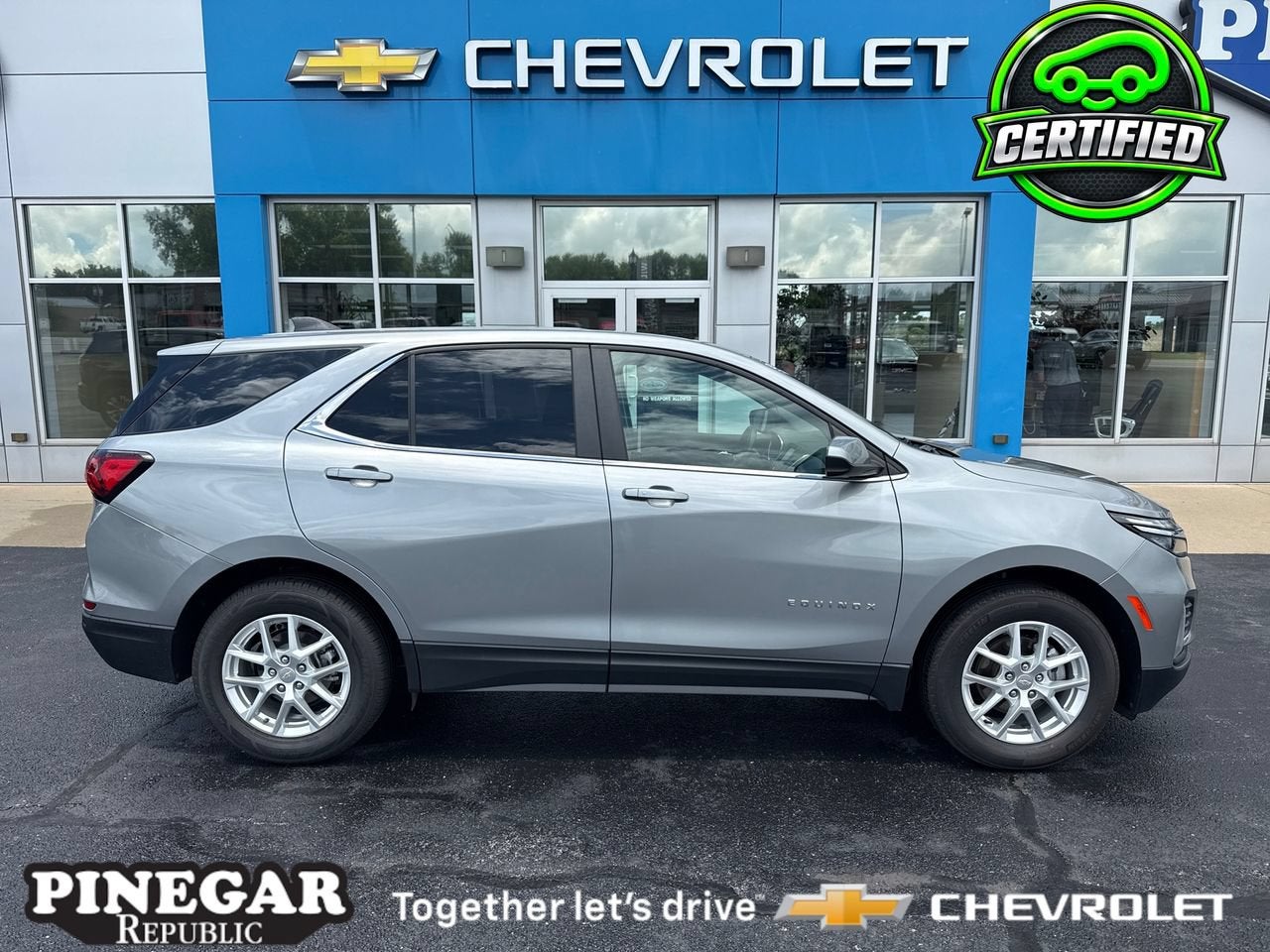 Sterling Gray Metallic 2024 Chevrolet Equinox SUV / Crossover Front-Wheel Drive Automatic