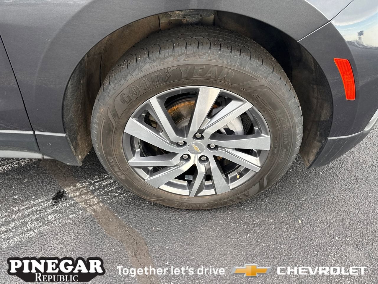 View vehicle photo 6