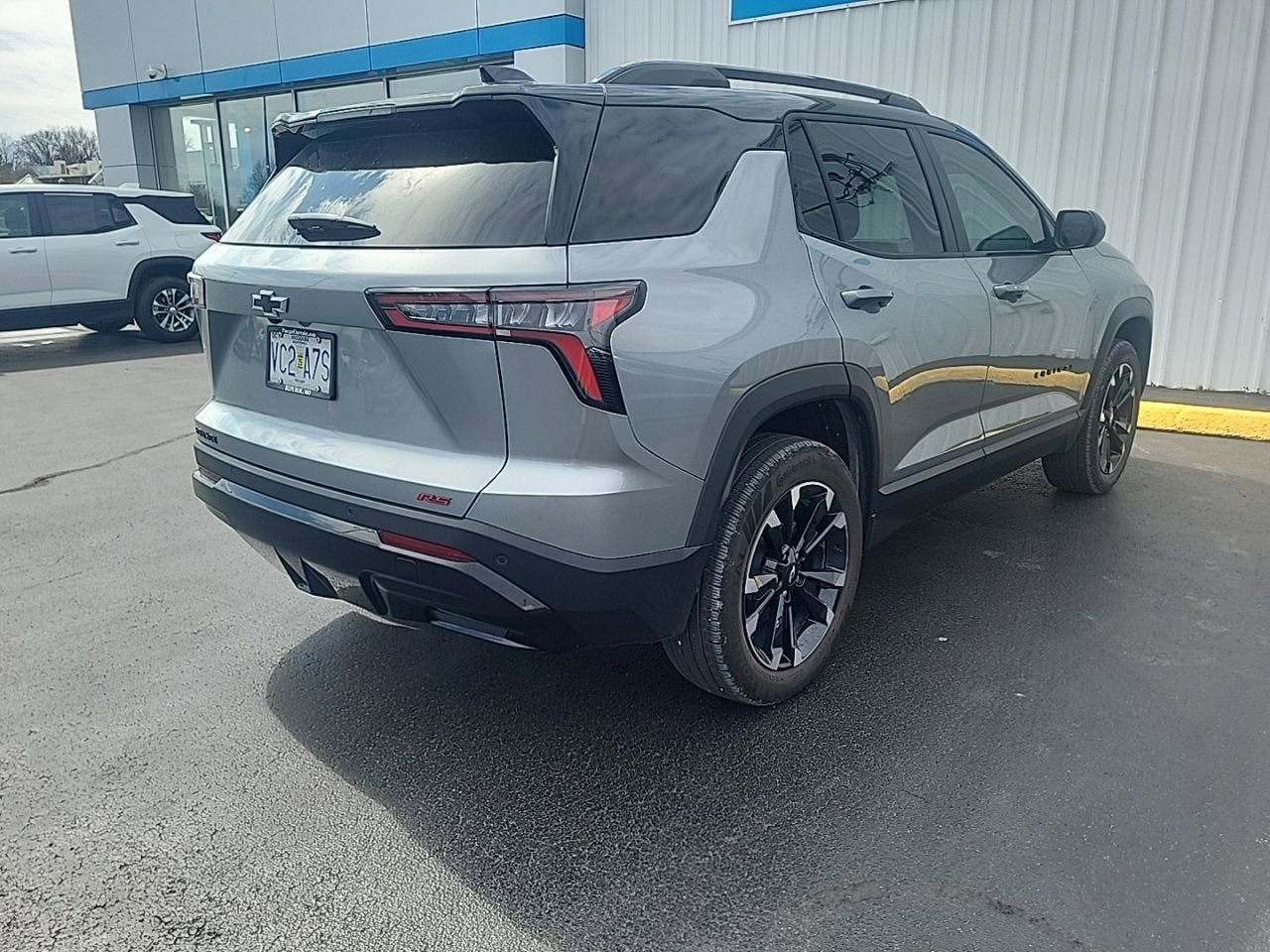 View vehicle photo 3