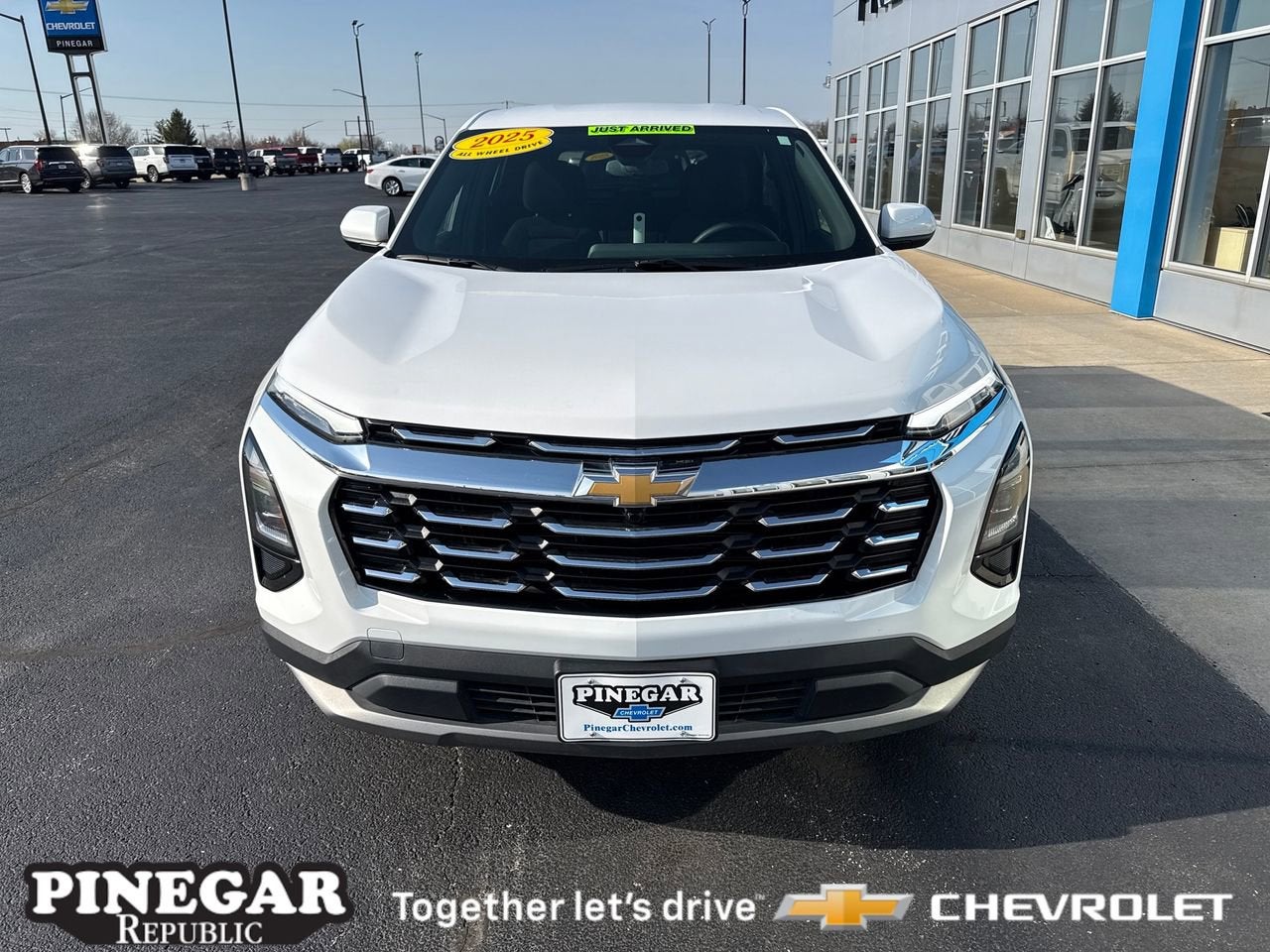 View vehicle photo 3